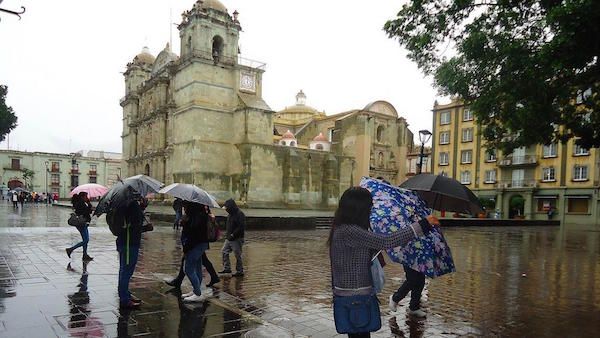 Se presentan lluvias con tormentas eléctricas y rachas de viento en diversas regiones del estado