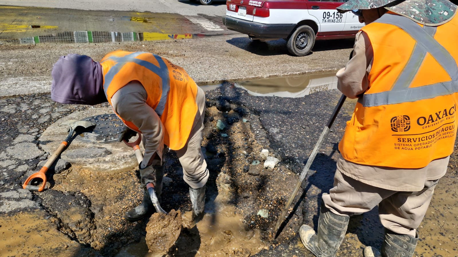 Repara Servicios de Agua fuga en Periférico