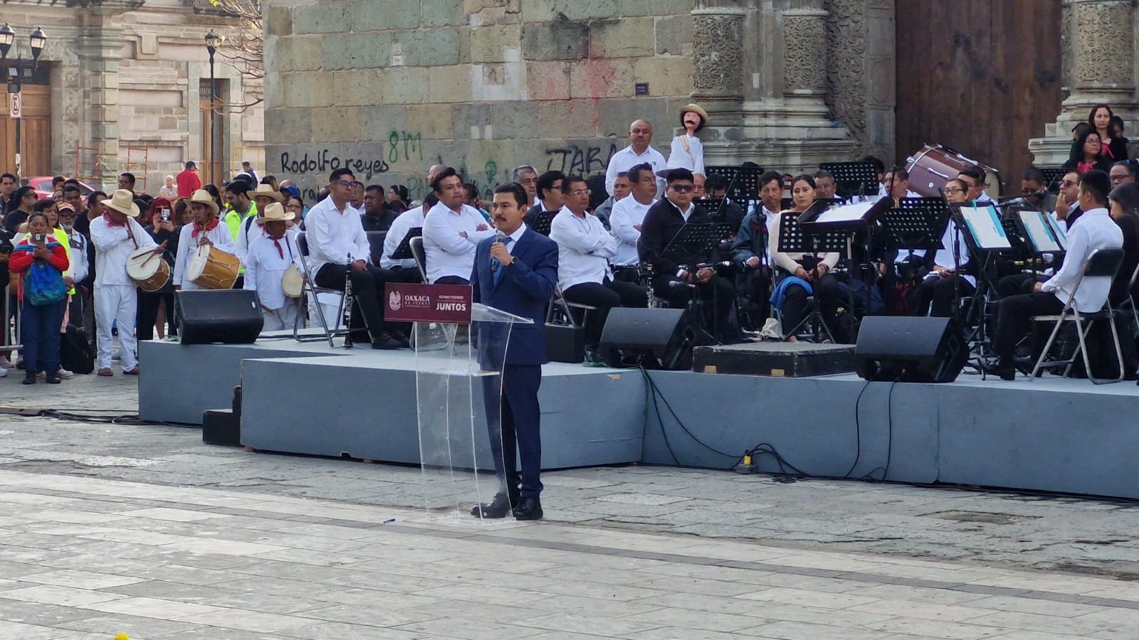 Celebra Oaxaca de Juárez su 493 aniversario con mañanitas y tradiciones
