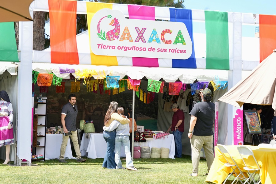 Exitosa promoción de artesanías oaxaqueñas en el Tianguis Turístico 2025: Sectur