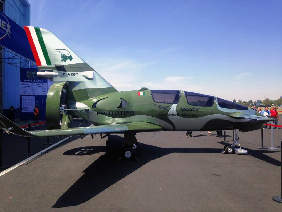 Presenta empresa oaxaqueña avión diseñado en México en FAMEX 2025