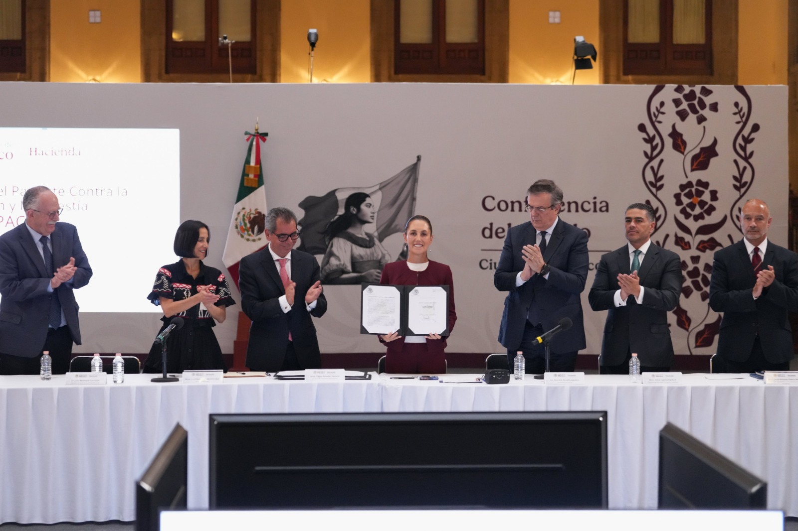 Renuevan Sheinbaum y empresarios el PACIC para estabilizar precios de canasta básica