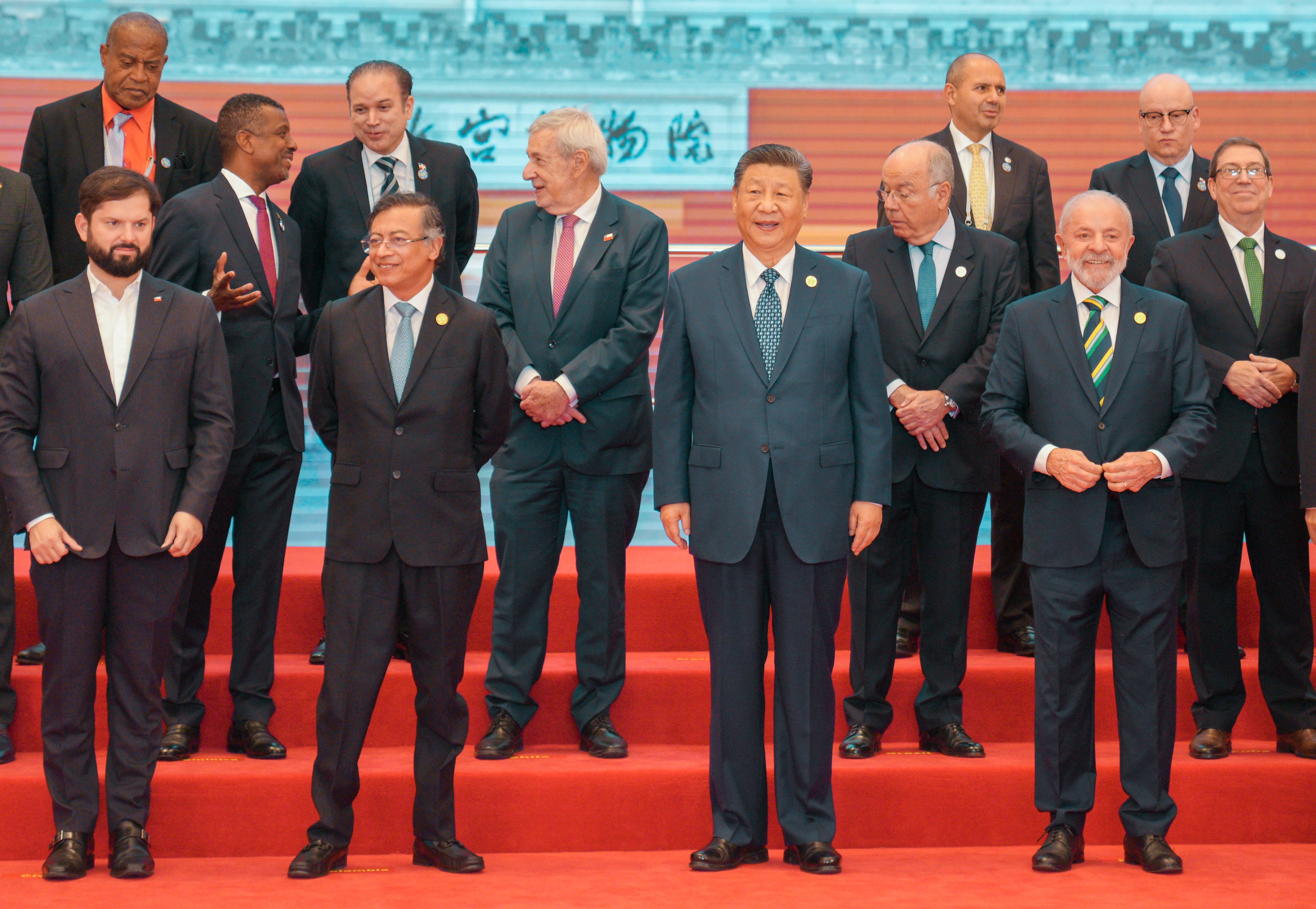 Firman China y Celac 100 proyectos conjuntos para impulsar desarrollo regional