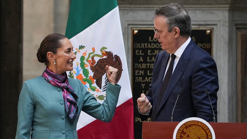 Logra México acuerdo comercial con EUA por autopartes