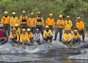 Controla Coesfo incendio forestal en San Juan Quiahije