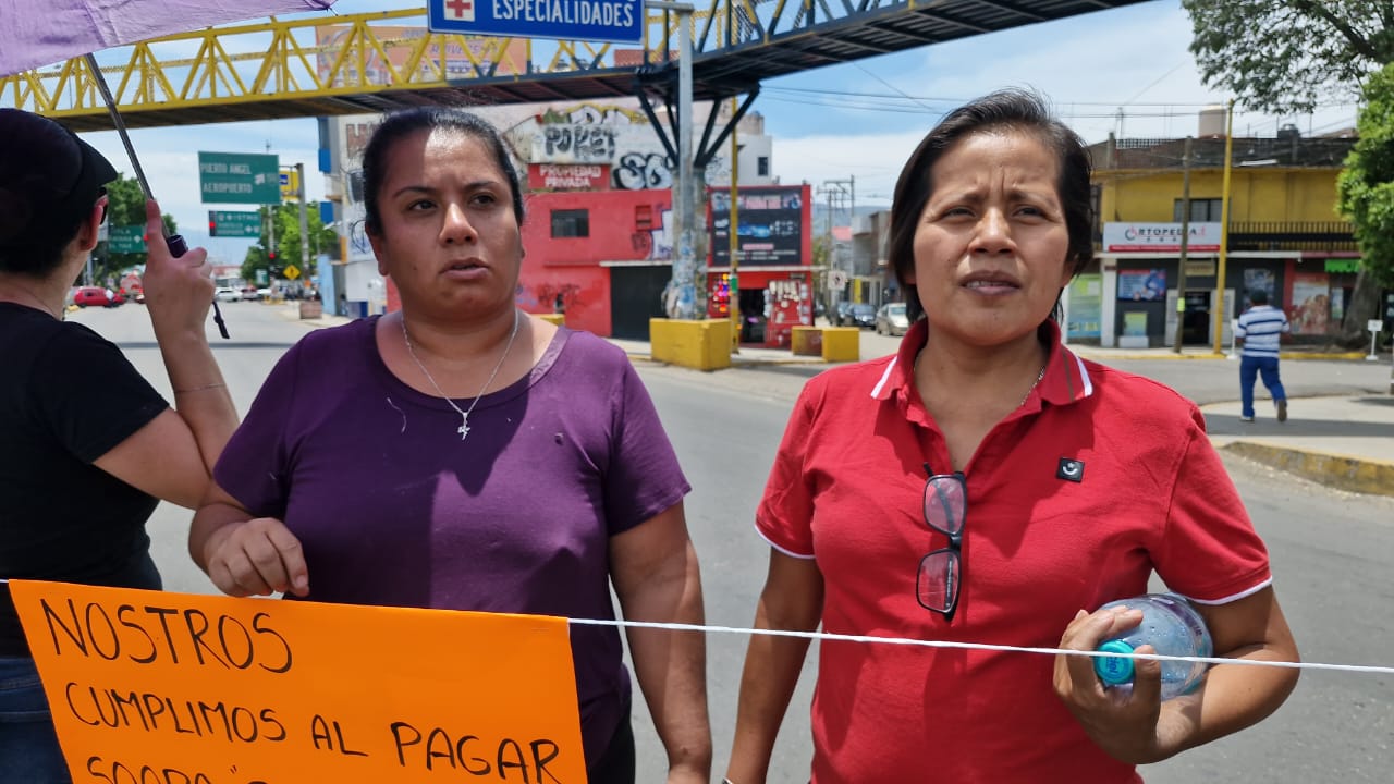 Bloquean habitantes de la colonia Alemán periférico por falta de agua