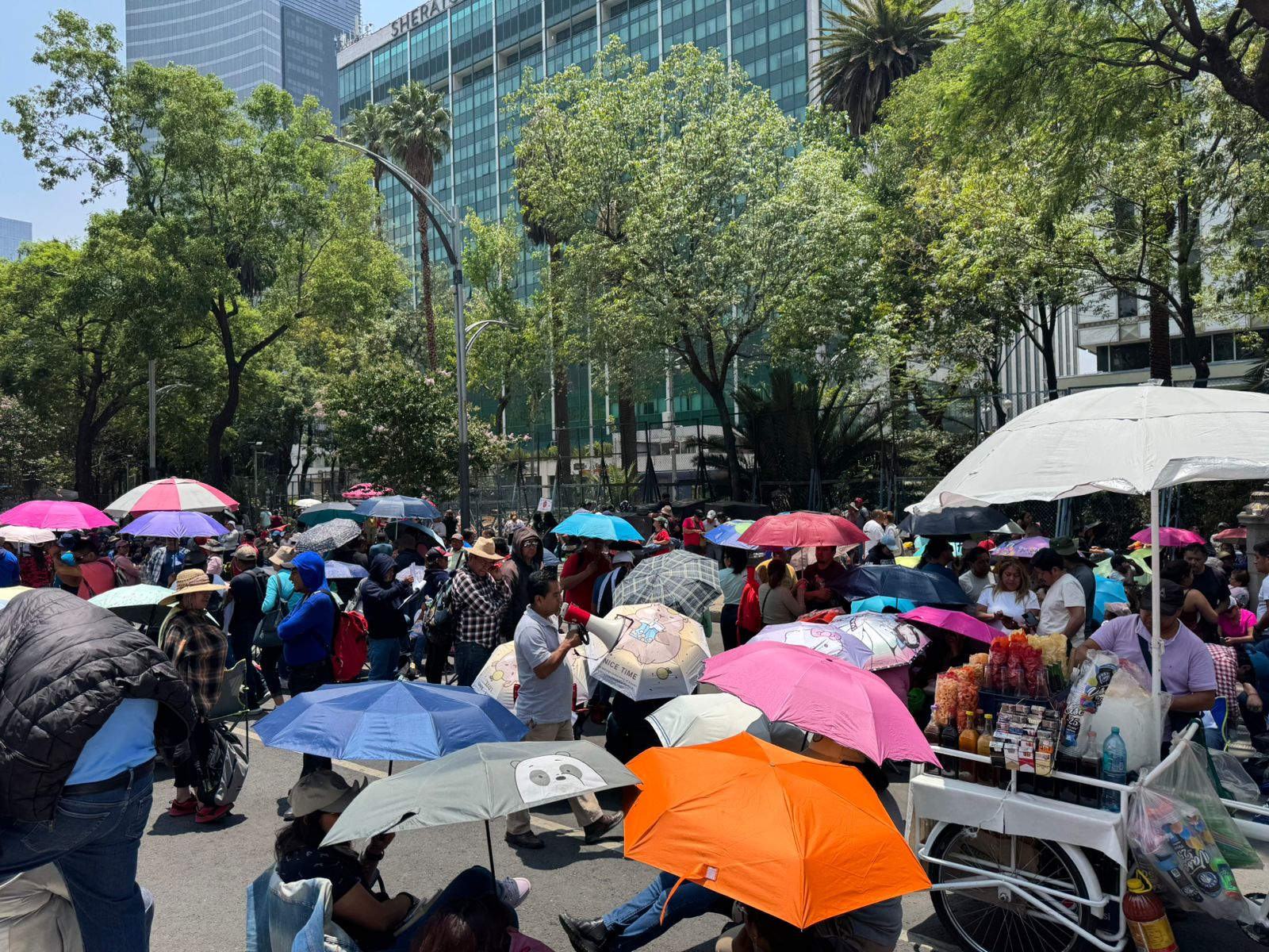 Intensifica CNTE protestas en la CDMX en su octavo día de huelga