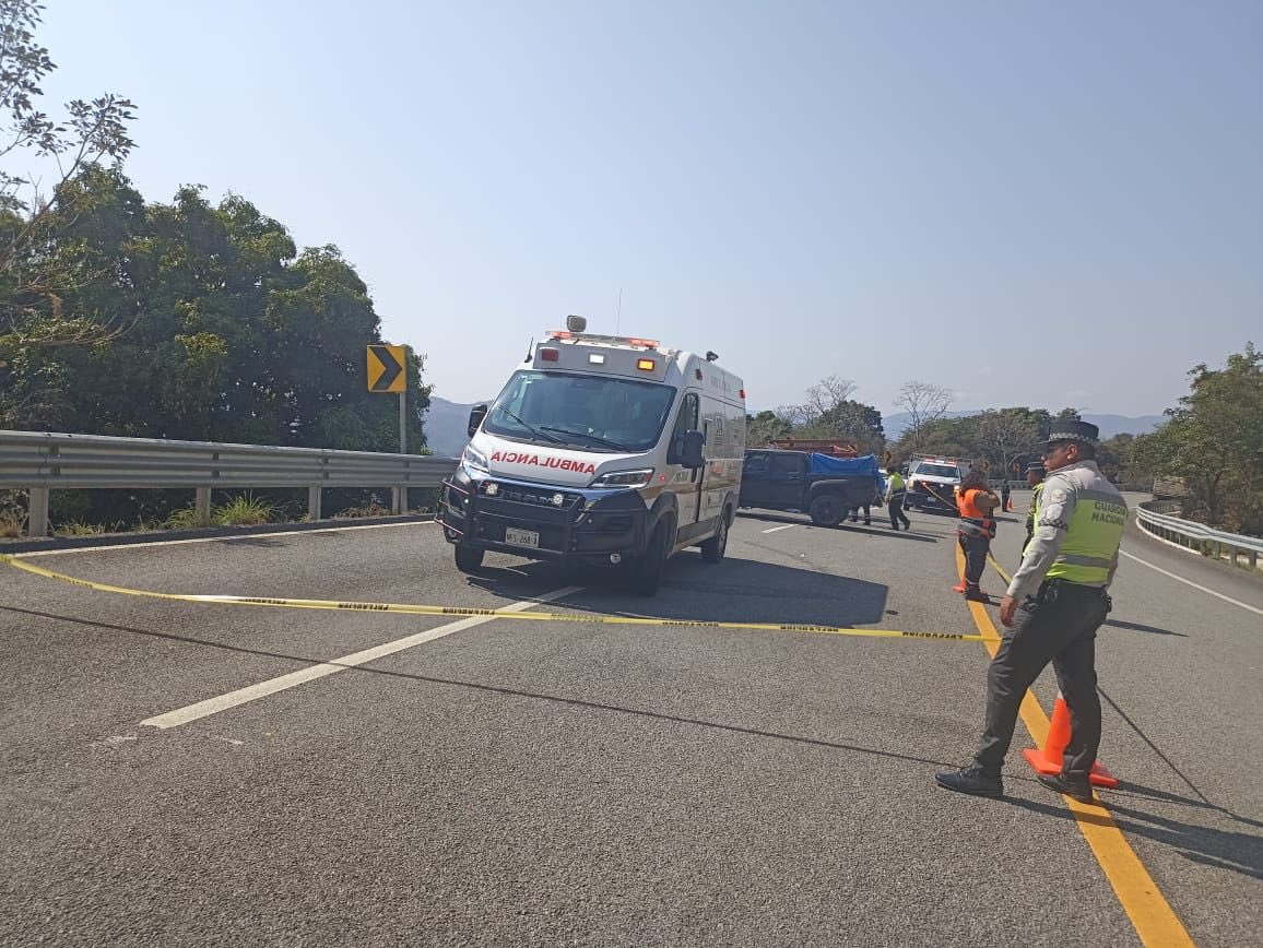 Deja choque frontal tres muertos en la autopista Ventanilla – Barranca Larga