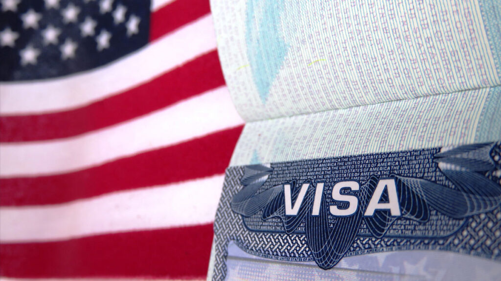 Impone Estados Unidos restricciones de visa a políticos mexicanos por presuntos nexos con el narco