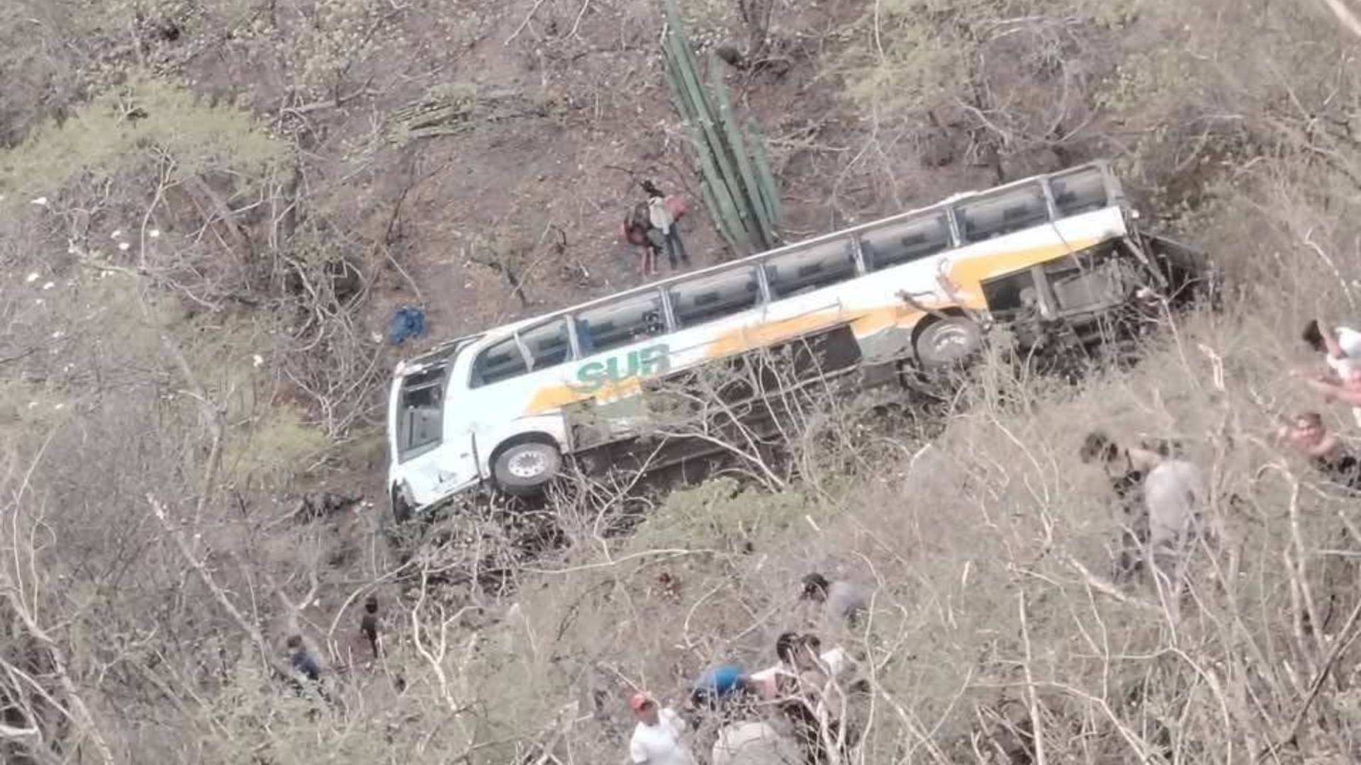Difunden lista de pasajeros del autobús SUR volcado en Puebla; su destino era Huajuapan de León