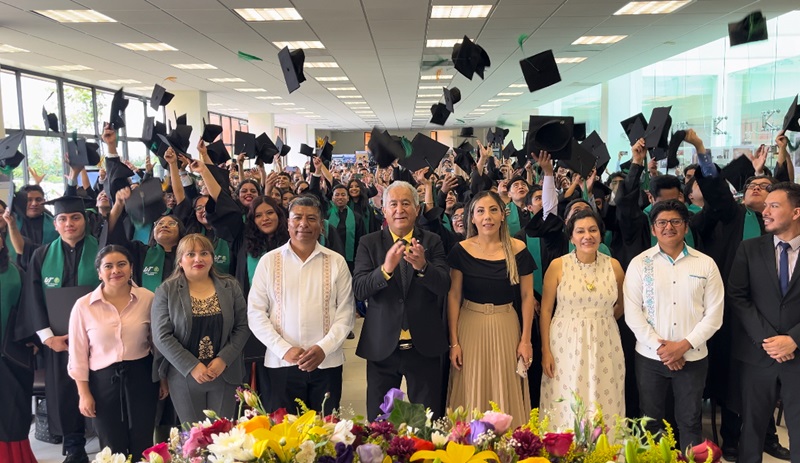 Celebra UTVCO la graduación de 271 estudiantes en 7 carreras profesionales