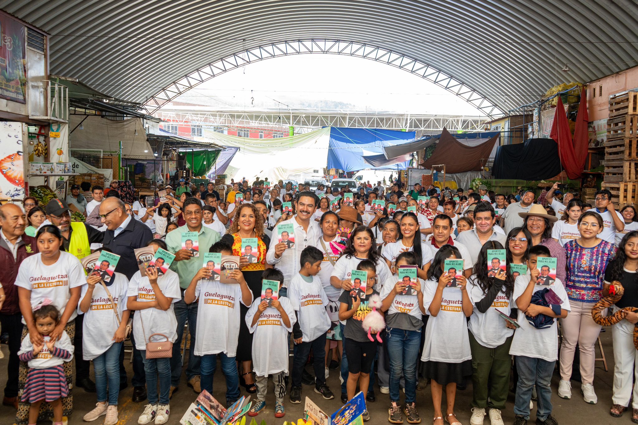 Impulsa Ray Chagoya Mega Lectura en la Central de Abasto