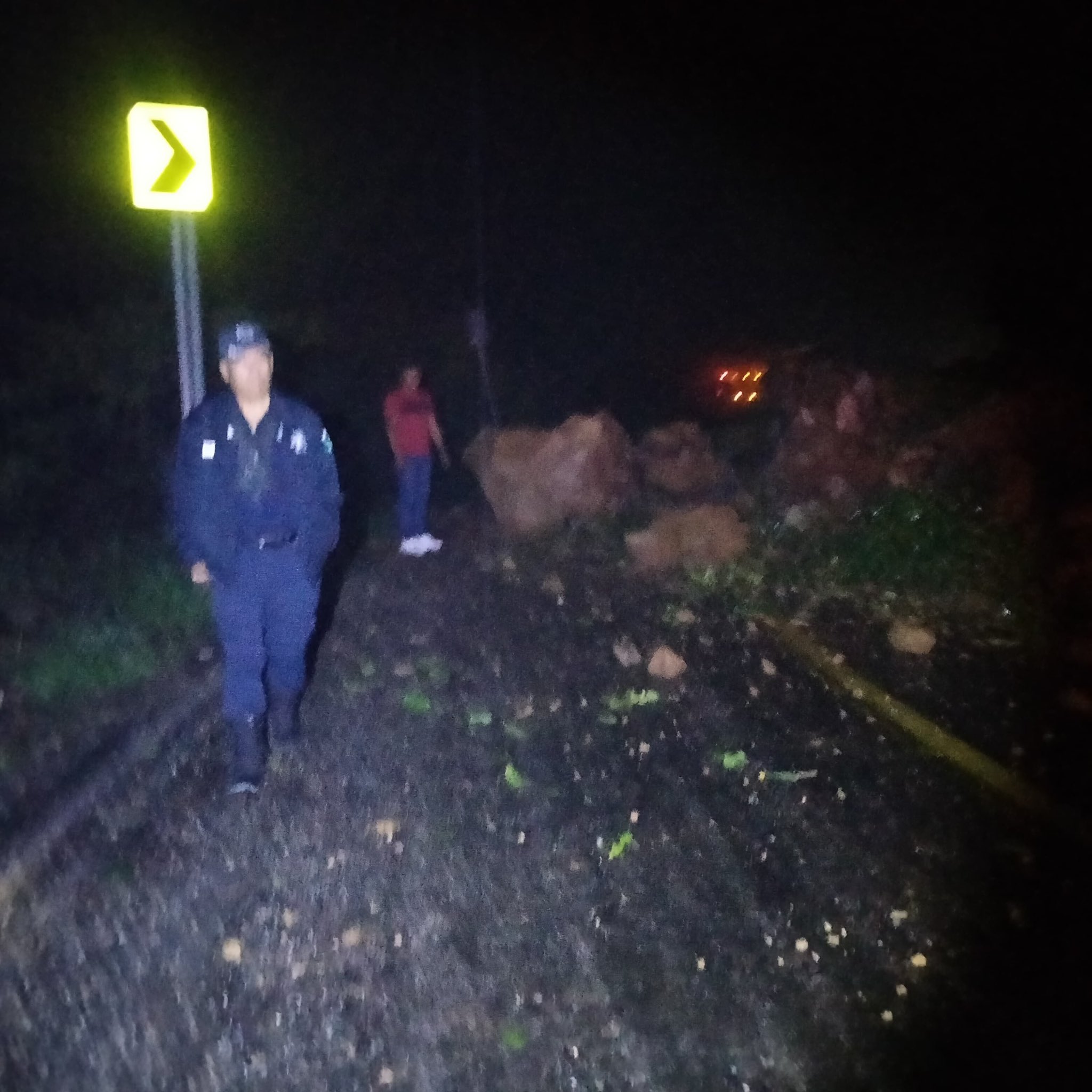 Desmiente Gobierno de Oaxaca información sobre ambulancia sepultada en deslave de la carretera 125