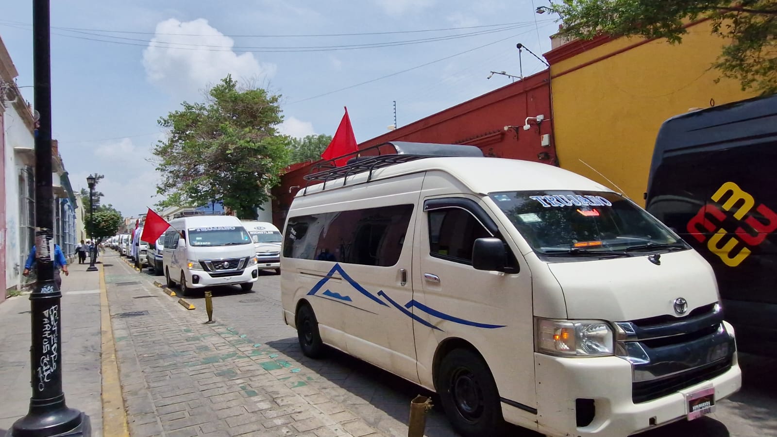 Exigen transportistas destitución de David Muñozcano; señalan favorece a monopolios en la entidad