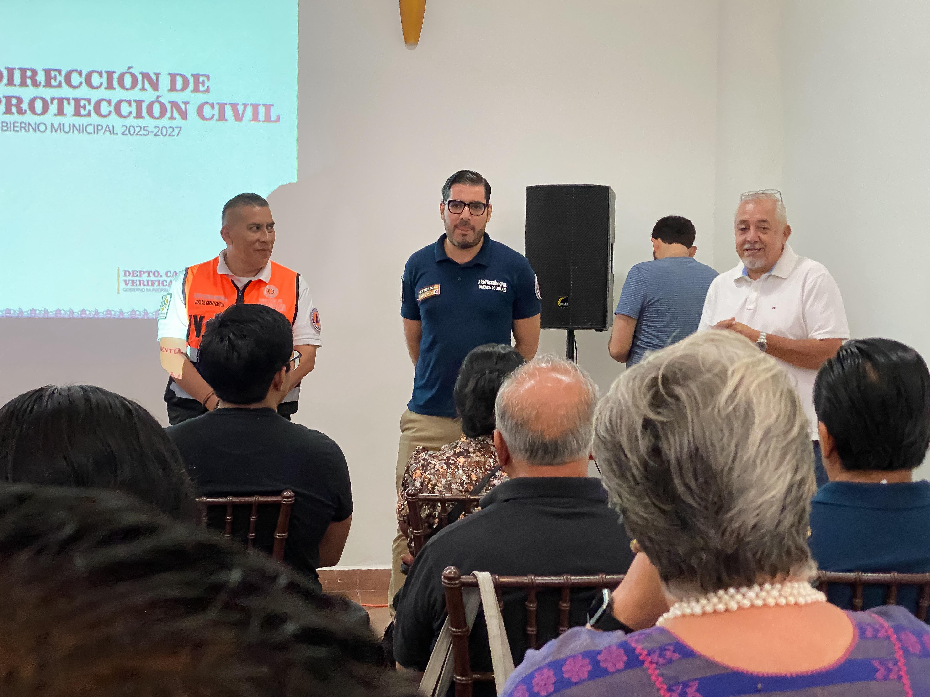 Capacita PCM a restauranteros en Protección Civil y atención ante sismos
