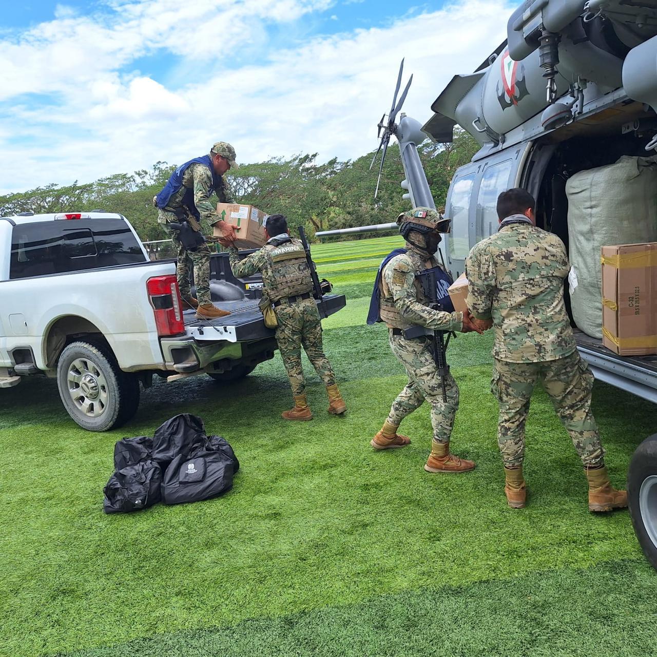 Refuerzan atención médica en Pinotepa Nacional con apoyo aéreo tras impacto del huracán Erick