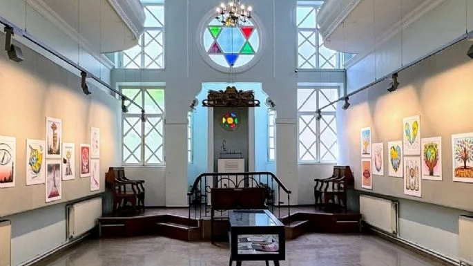 Expone Andrea Arroyo su visión artística en “Imaginations”, una muestra que cautiva al mundo