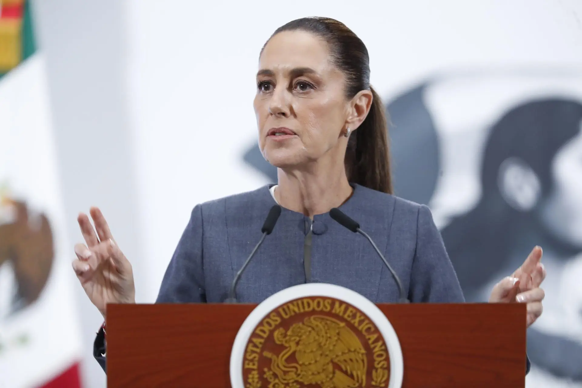 Destaca Sheinbaum fortaleza del peso y reducción de pobreza en México