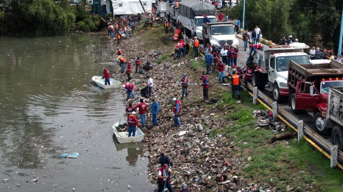 Desbordan lluvias presa Los Cuartos en Naucalpan y hieren a cinco en CDMX