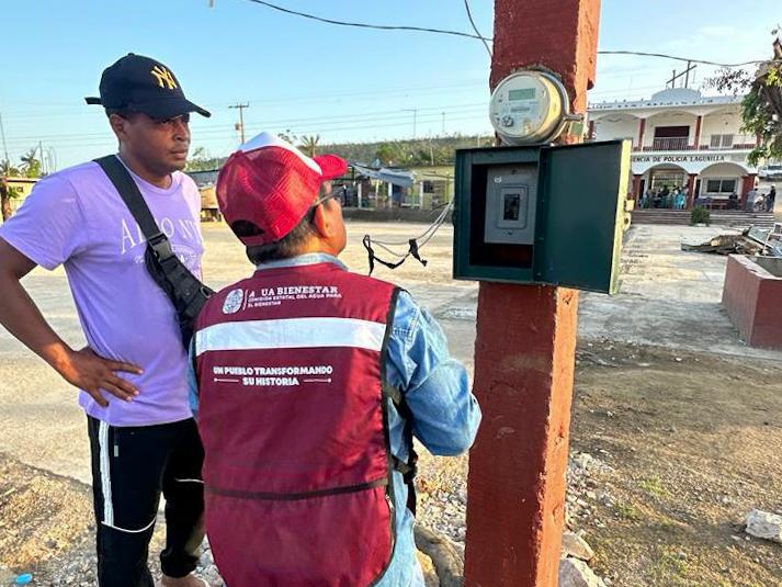 Restablece Ceabien agua potable en Lagunillas, Pinotepa Nacional