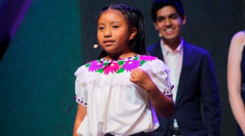 Brilla Xóchitl Guadalupe Cruz López con calentador solar
