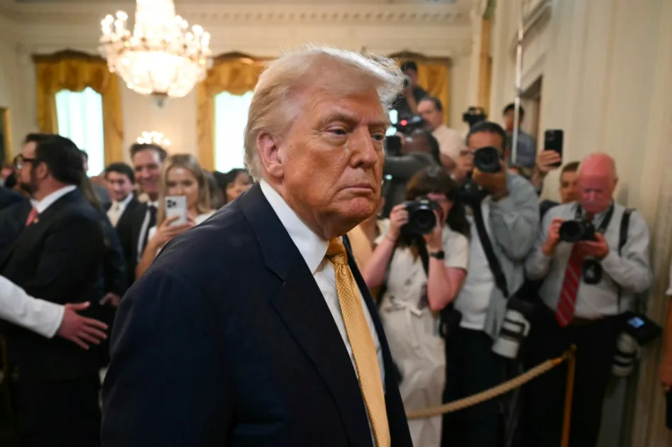 Anuncia Trump demanda contra The Wall Street Journal por nota falsa