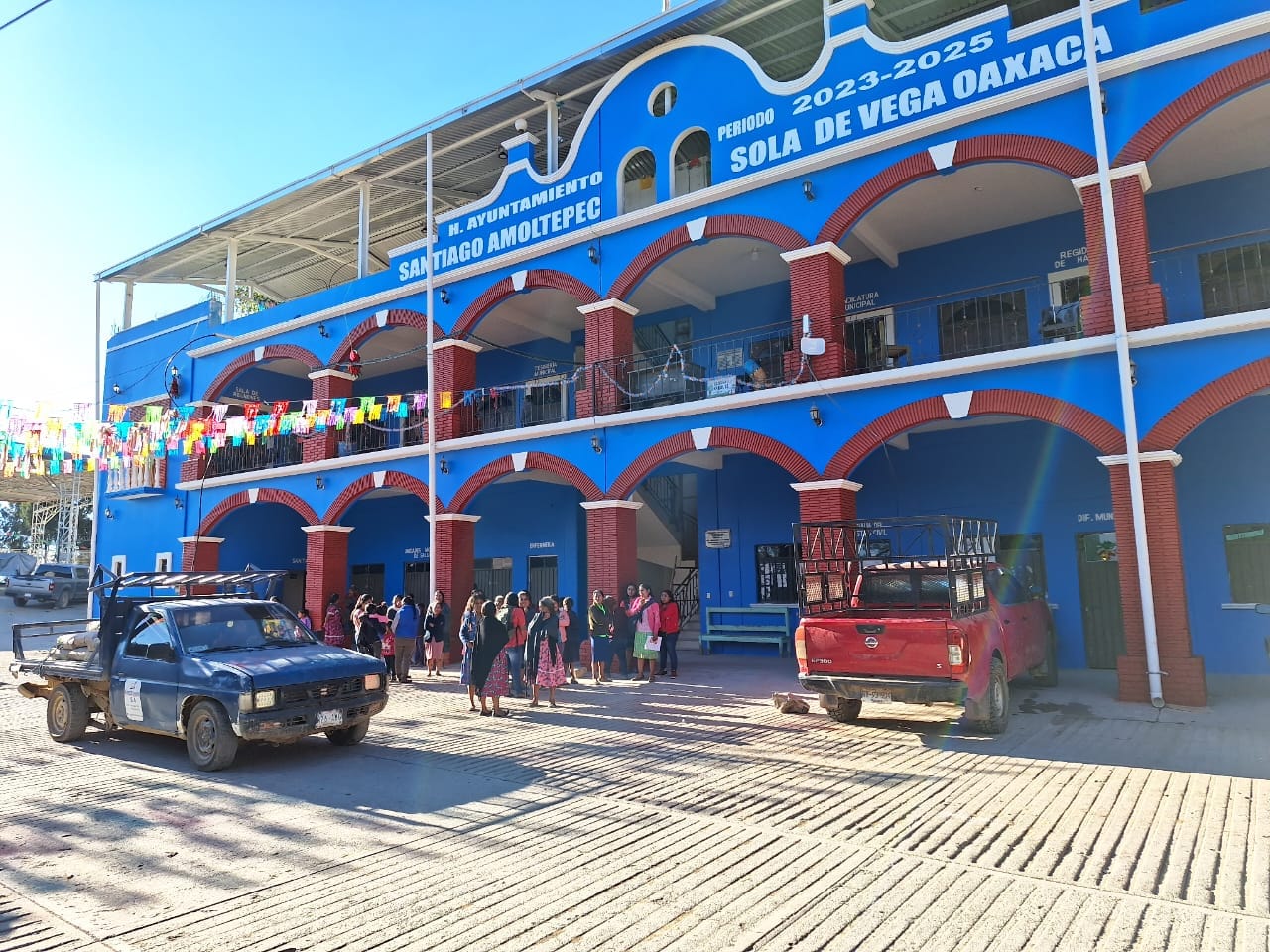 Sorprende b4lac3ra durante baile patronal en Santiago Amoltepec