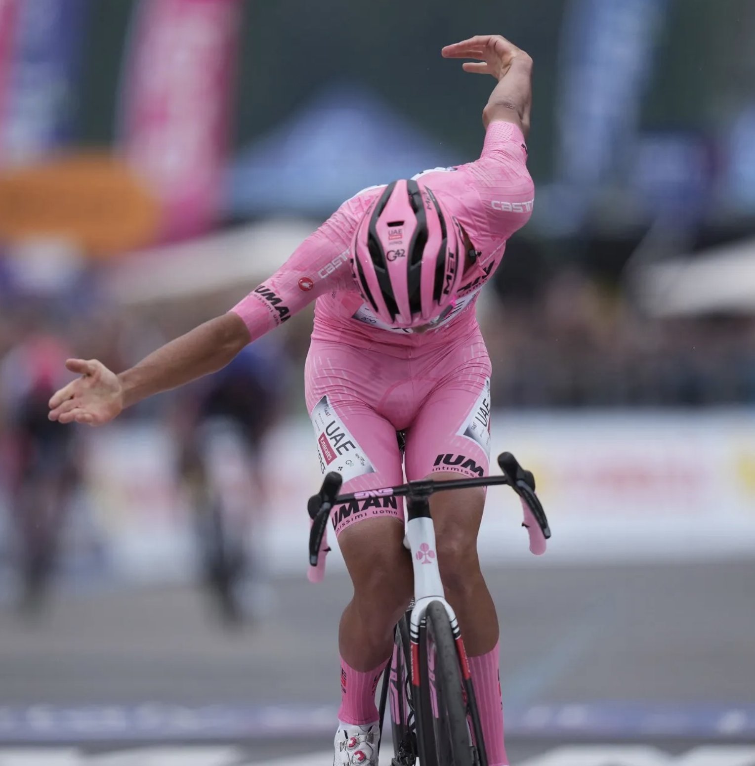 Gana Isaac del Toro tercera etapa del Tour de Austria 2025
