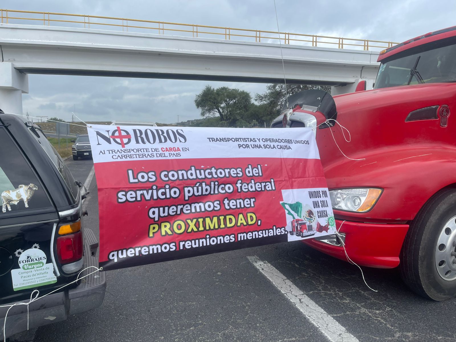 Anuncian transportistas de Oaxaca y Tehuacán bloqueo en autopista Cuacnopalan-Oaxaca