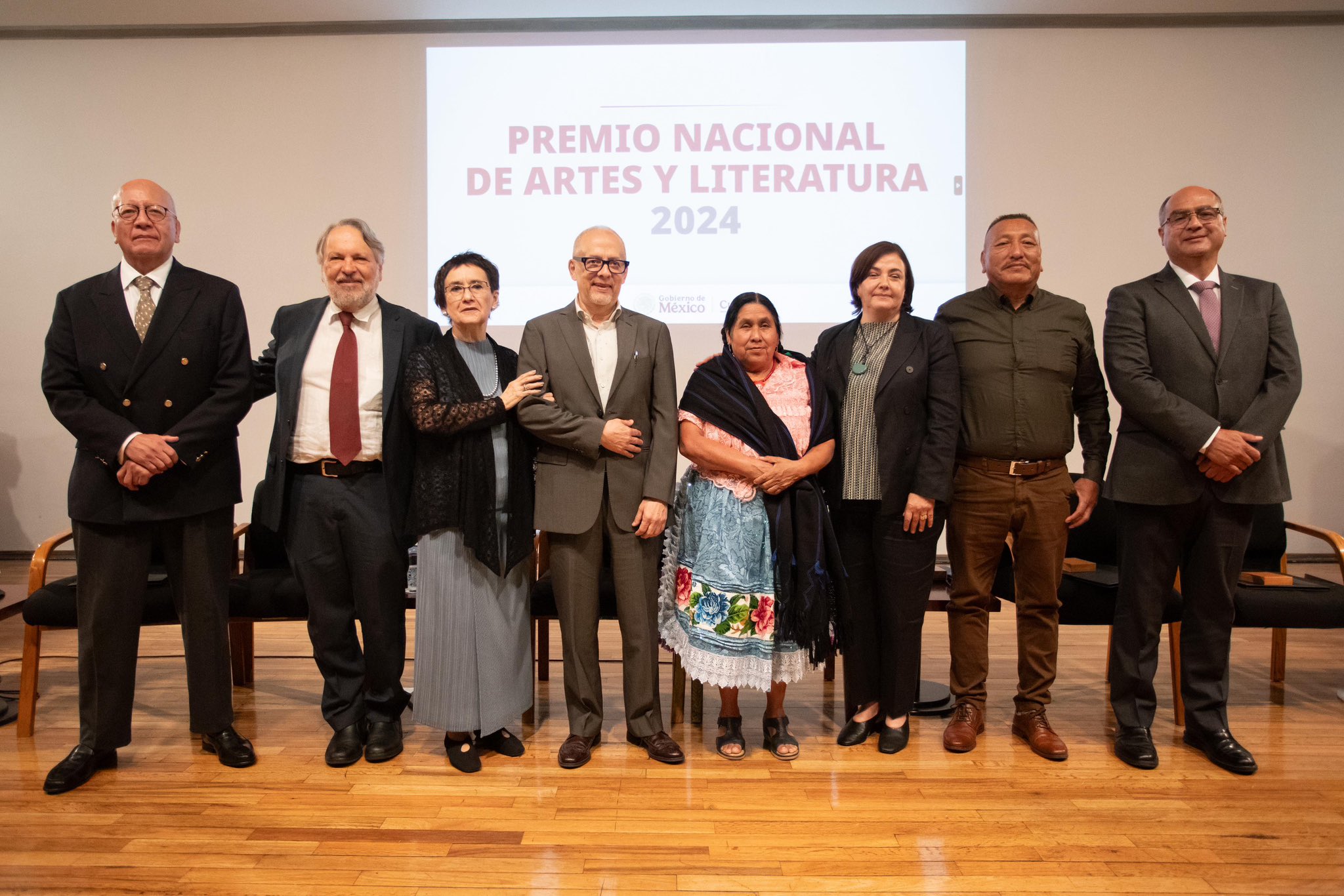 Reconocen seis creadores con Premio Nacional de Artes y Literatura 2024