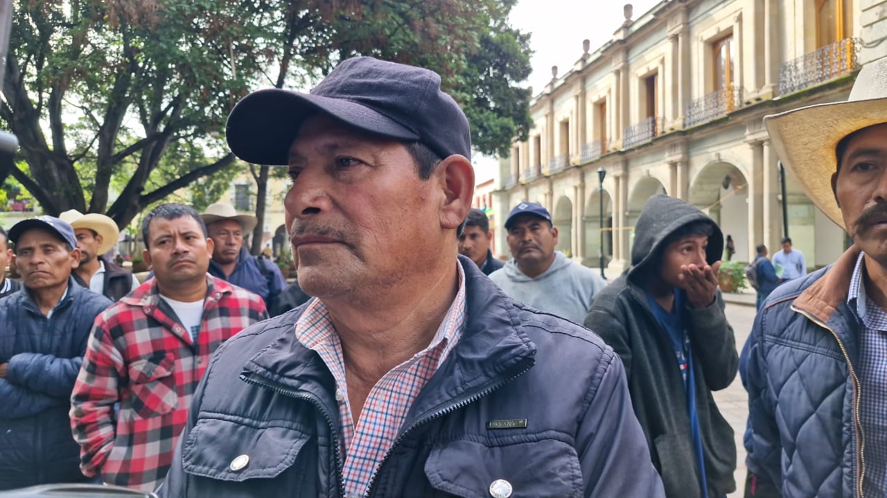 Exigen vecinos de Coicoyán pavimentación de 42 kilómetros de carretera