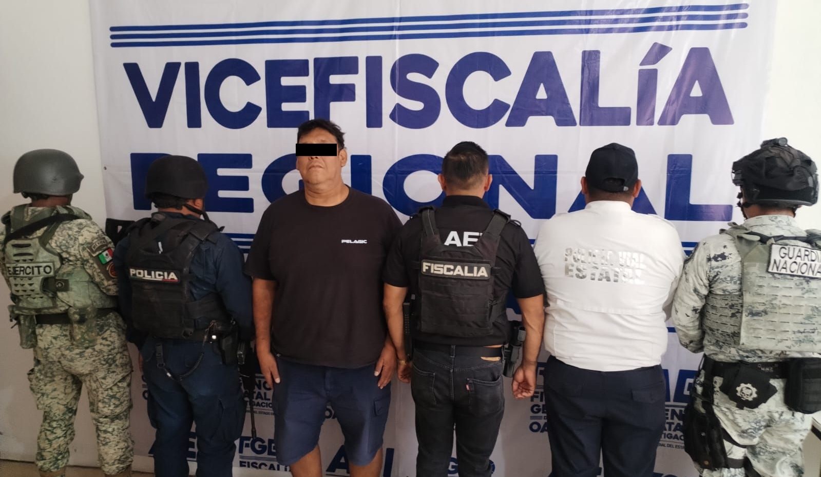 Detiene FGEO a persona por robo de más de 3,600 pares de zapatos en la costa