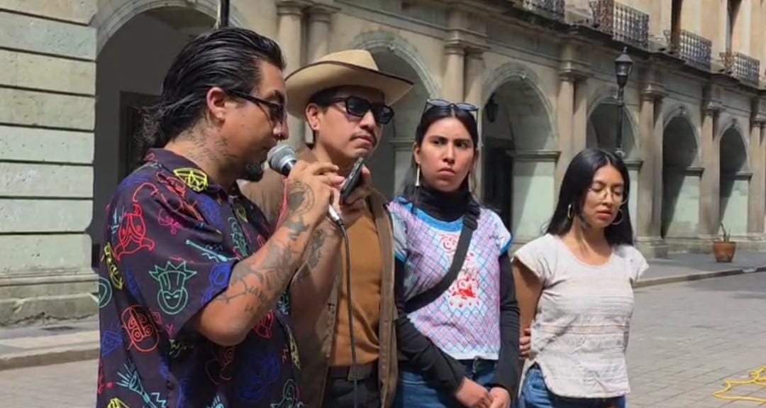 Denuncian colectivos oaxaqueños gentrificación frente a Palacio de Gobierno