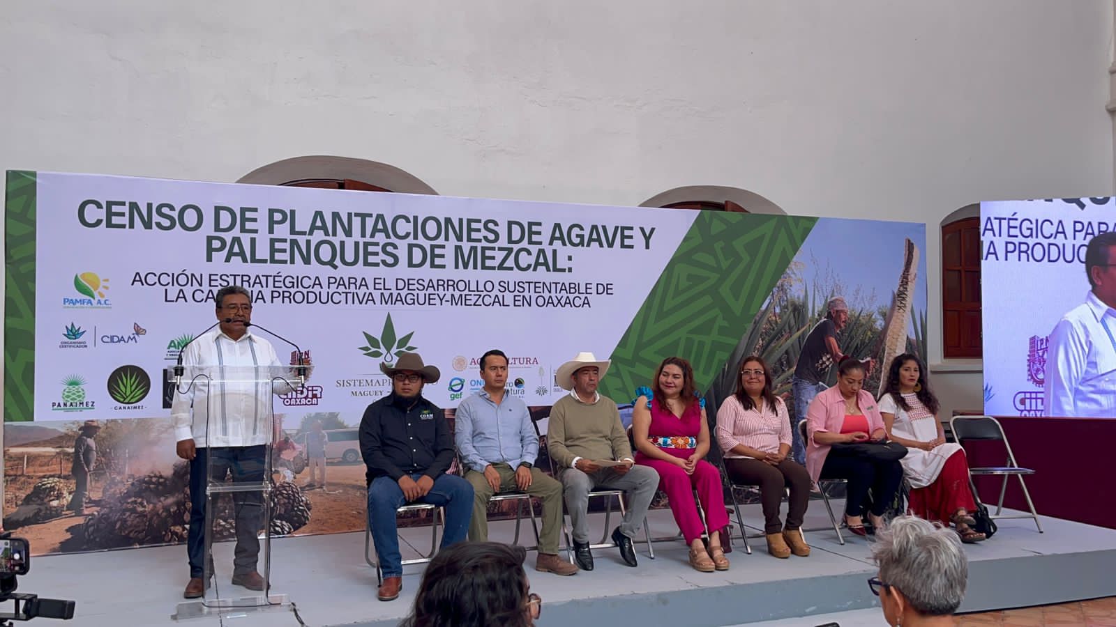 Detallan productores censo estratégico para agave y mezcal en Oaxaca