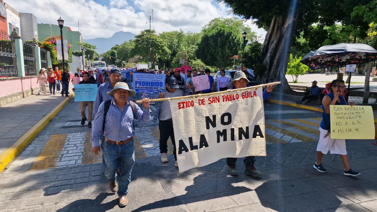 Marchan comunidades oaxaqueñas contra proyectos mineros en Valles Centrales