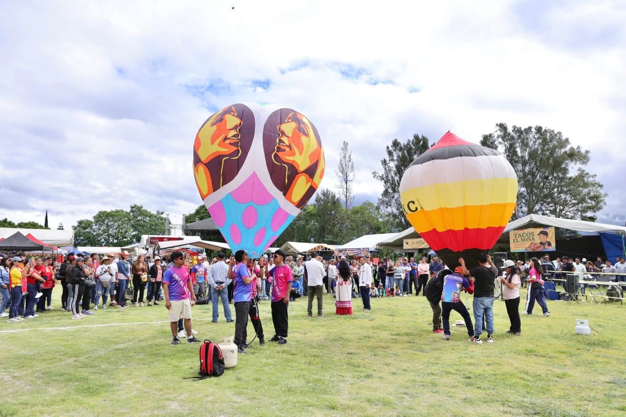 Impulsan tradición de globos de cantoya en Matadamas, Etla