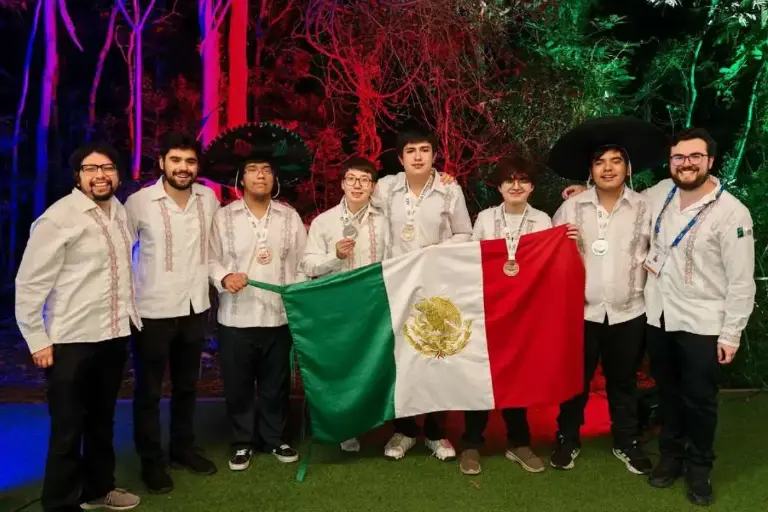 Brilla México con seis medallas en Olimpiada Internacional de Matemáticas