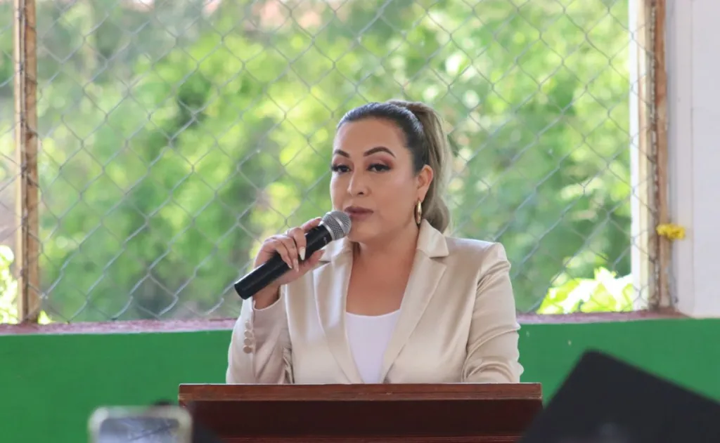 Ataca comando armado a alcaldesa de Cuitzeo, Michoacán, y sus escoltas