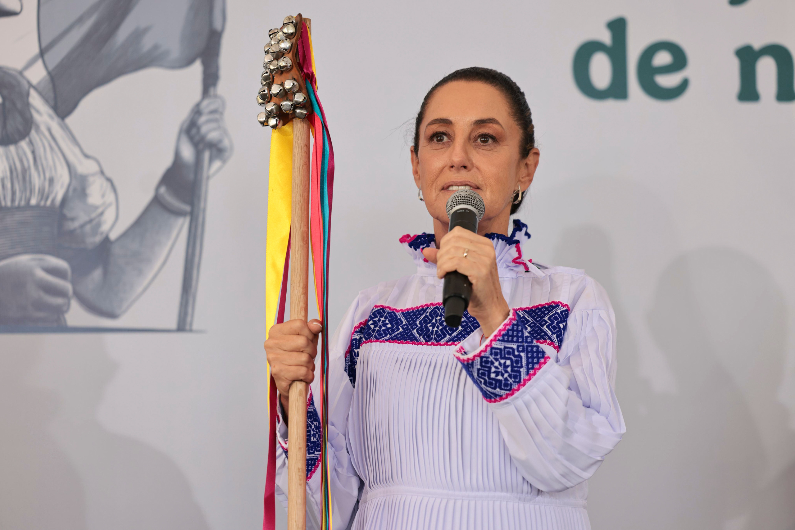 Entrega Sheinbaum 139.9 mdp a comunidades indígenas de Querétaro