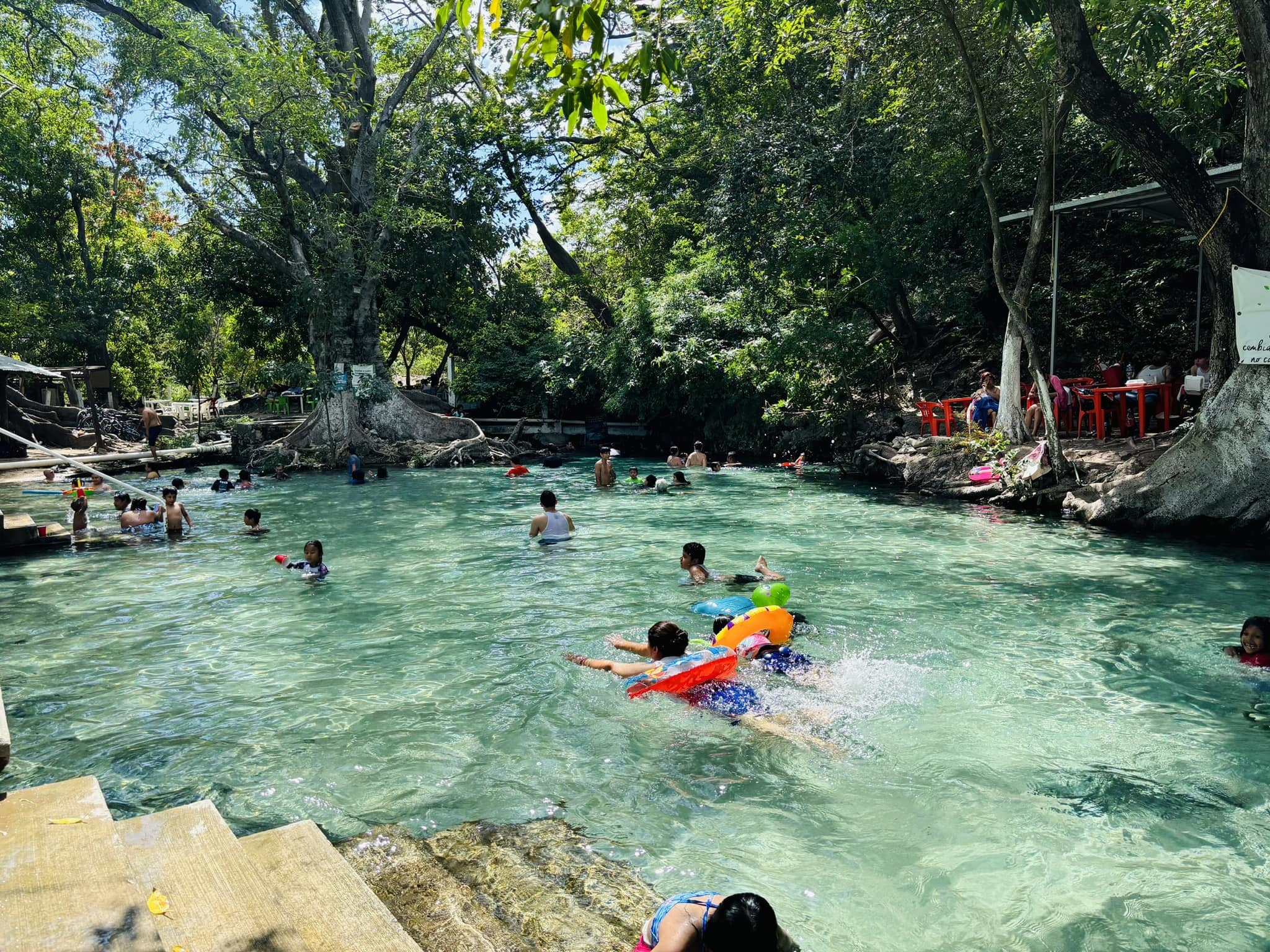 Cierran autoridades comunales balneario Ojo de Agua en Santiago Laollaga