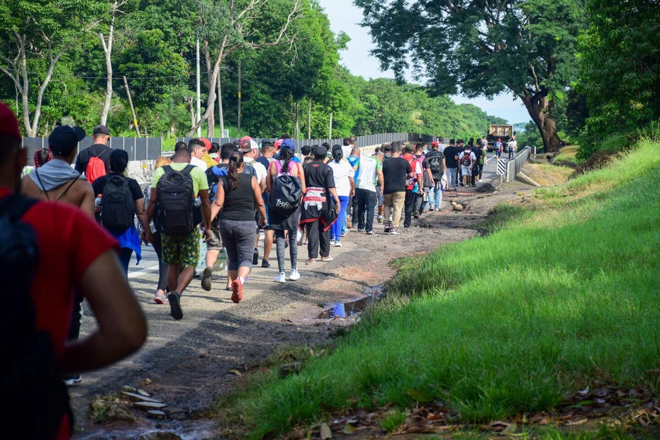 Sale caravana migrante “Éxodo de la justicia” desde Chiapas rumbo a la CDMX pese a operativos
