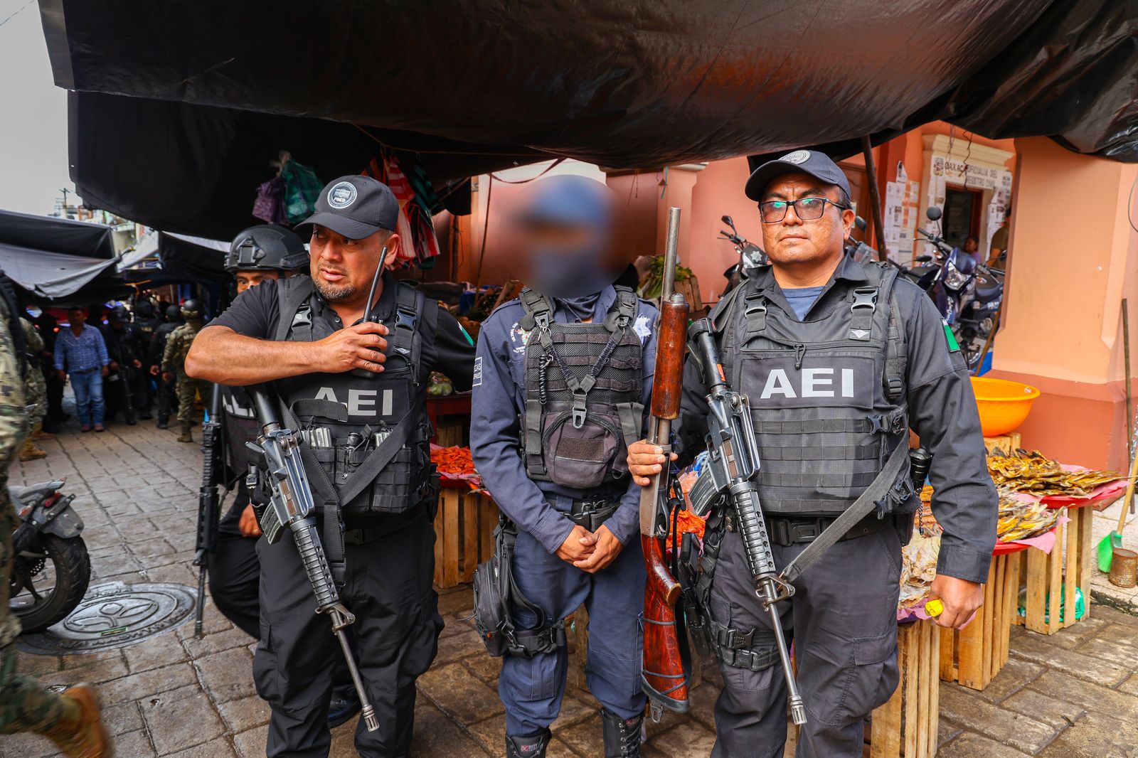 Refuerzan Operativo Sable en Oaxaca: cateos en Pinotepa y control de seguridad en Putla