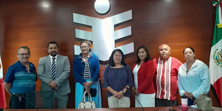 Recibe IEEPCO a Comité por Revocación de Mandato de Salomón Jara