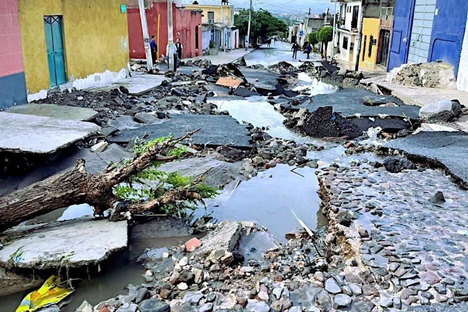 Inundan lluvias Querétaro: dos muertos y más de dos mil casas afectadas