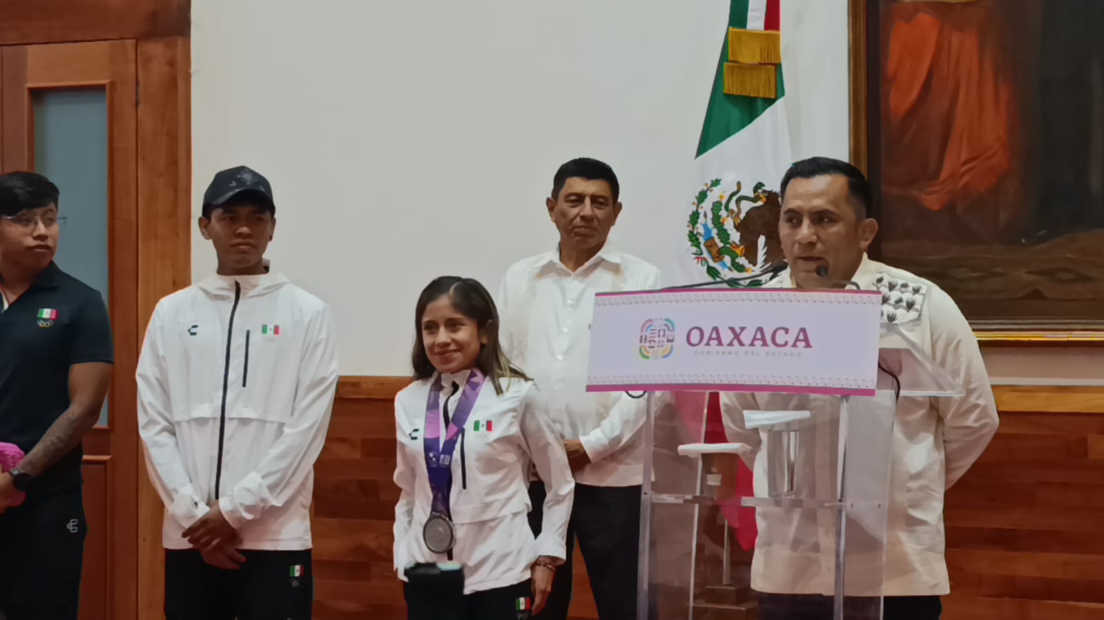Reconoce gobernador de Oaxaca a atletas oaxaqueños que participaron en Panamericanos junior