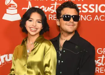 Revela Christian Nodal que público su romance con Ángela Aguilar por extorsión de una revista