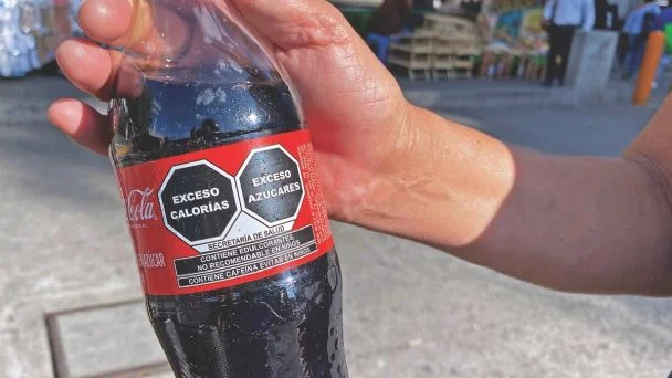 Aplaza Economía nueva fase del etiquetado frontal