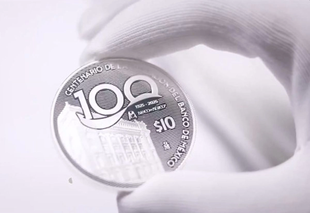 Conmemora Banco de México su centenario con moneda de plata y billetes especiales
