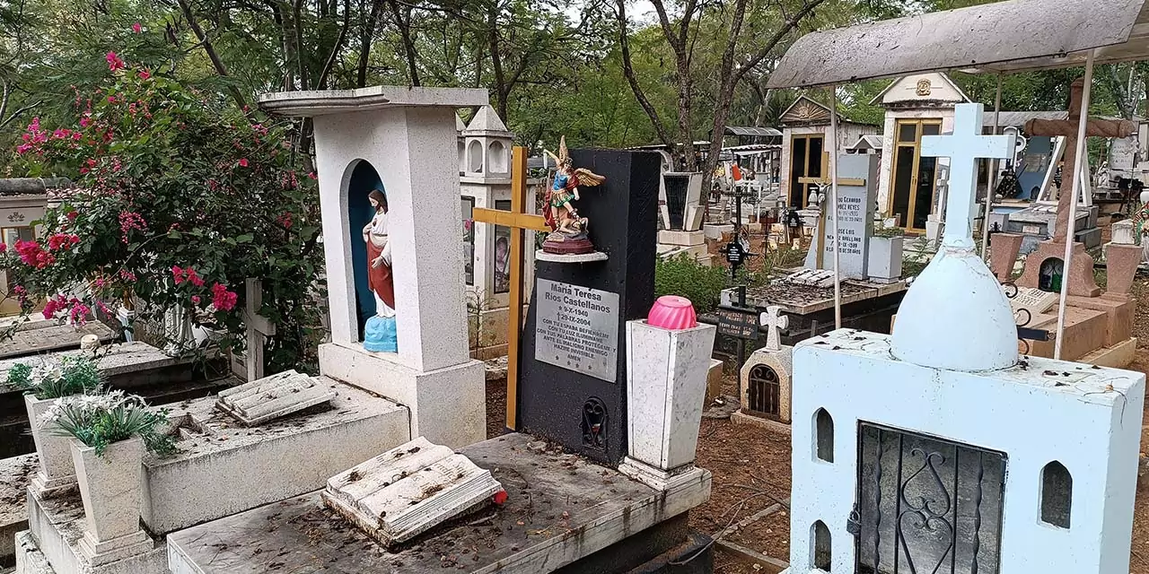Impulsa Ayuntamiento recuperación de fosas en panteones saturados