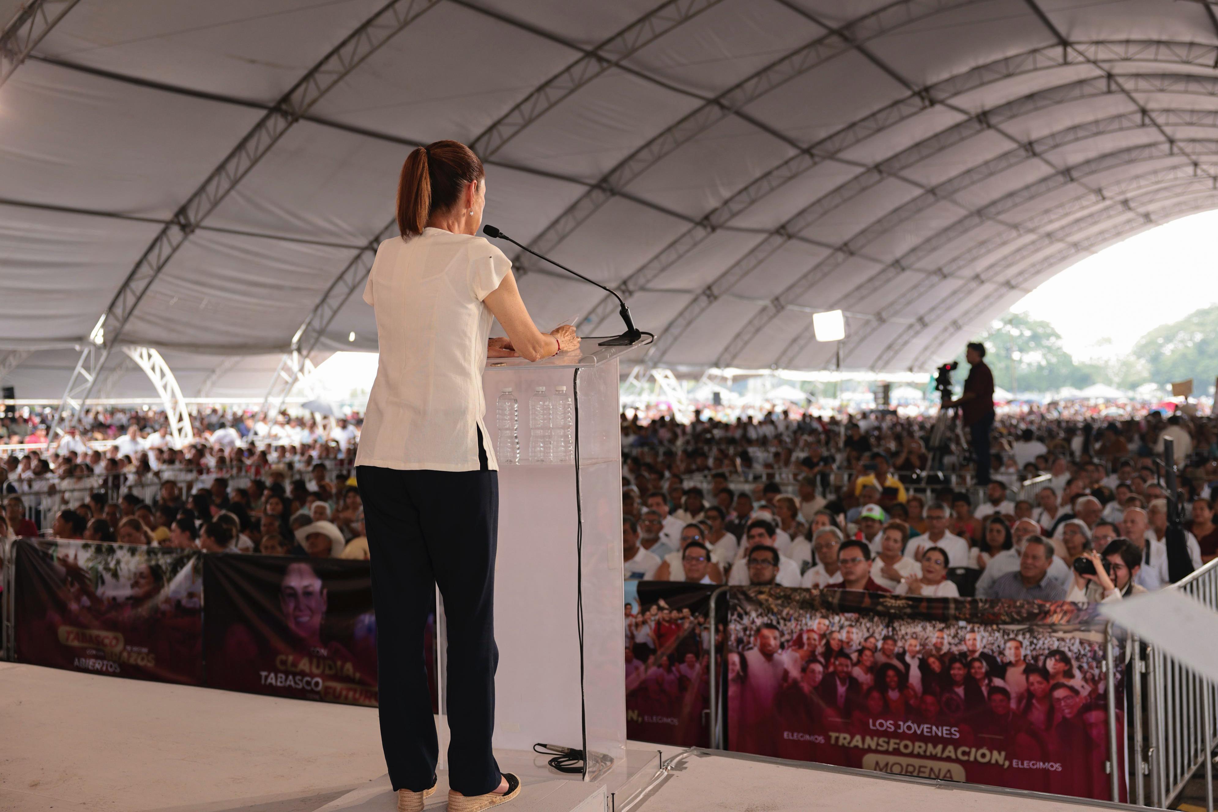 La Cuarta Transformación redujo 22% la pobreza en Tabasco: presidenta Claudia Sheinbaum ante 25 mil personas